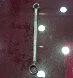 7-7-46572-1-LLAVE ACODADA 13 16