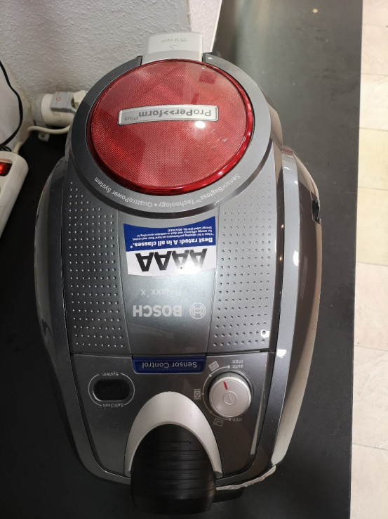 7-7-40607-2-Aspiradora Sin bolsa Bosch BGS5PERF 750W