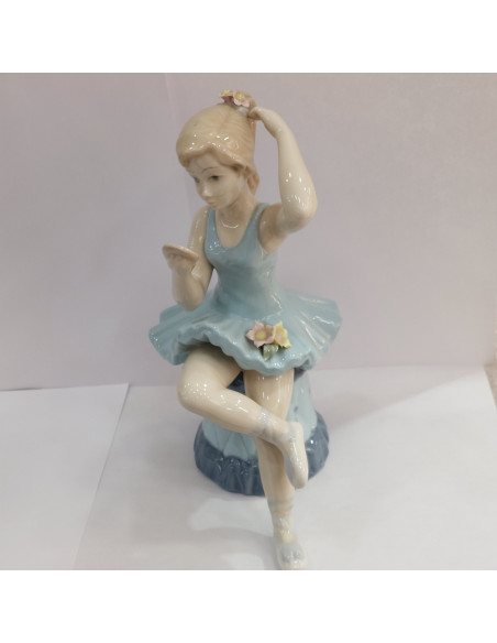 7-5-20687-3-Figura Mediflor Porcelana Valencia Bailarina