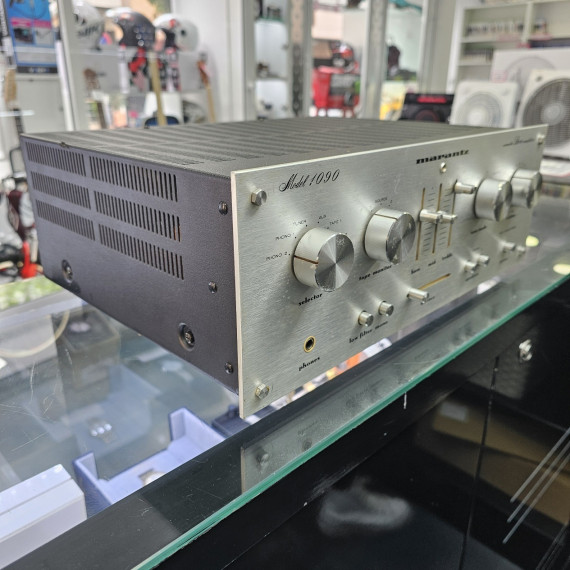 8-8-49332-3-Amplificador Marantz 1090