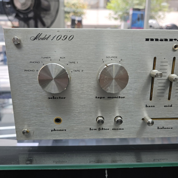 8-8-49332-5-Amplificador Marantz 1090