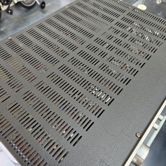 8-8-49332-8-Amplificador Marantz 1090