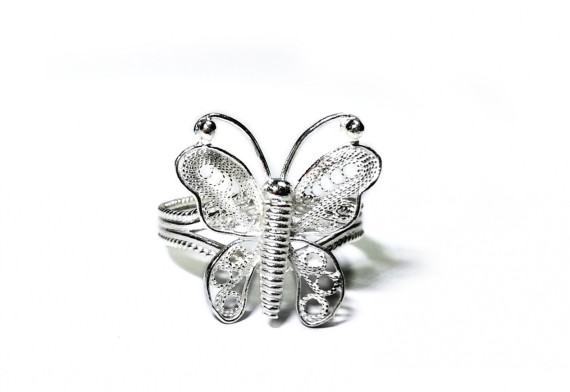 8-1-163109-4-Anillo forma Mariposa