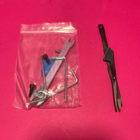 8-8-66296-3-Herramienta Especializada Pistola para alfombras acc