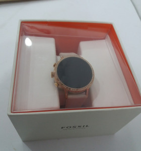 8-2-105747-1-Smartwatch Fossil DW7F1