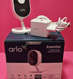 8-8-66397-1-Camara Videovigilancia Arlo Essential