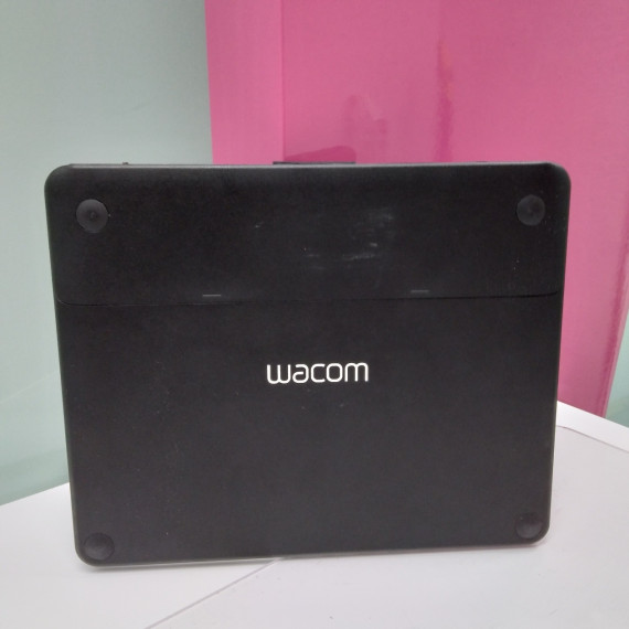 9-2-98164-2-Wacom Intuos Comic 