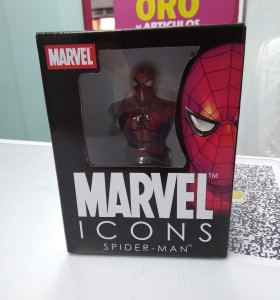 9-9-50427-1-Figura Acción Marvel Icons Busto Spiderman