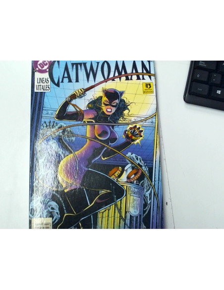 9-9-48278-1-Cómic Comic dc catwoman lineas vitales