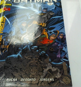 9-9-48370-1-Cómic Batman tierra de nadie 14