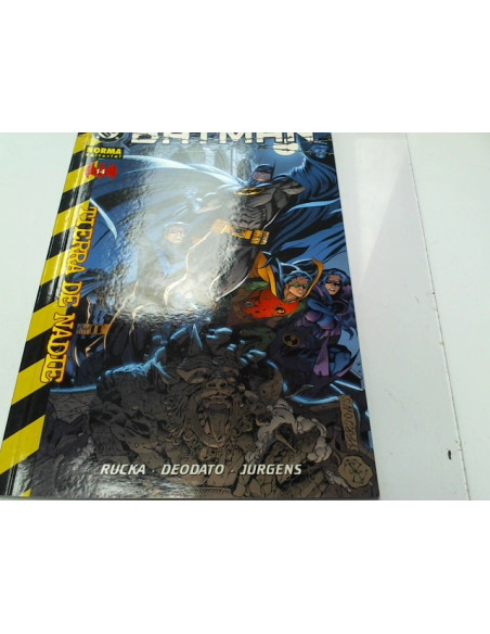 9-9-48370-1-Cómic Batman tierra de nadie 14