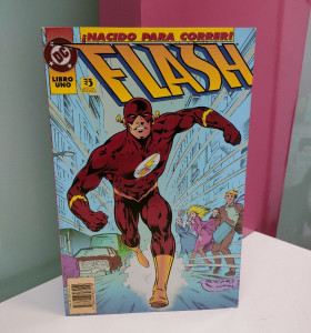 9-9-49645-1-Cómic Flash Nacido para correr