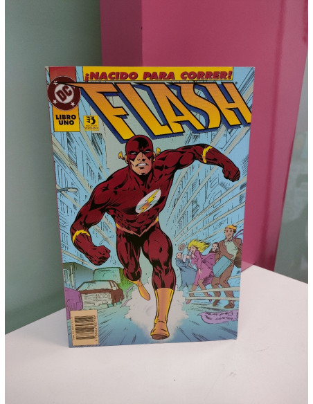 9-9-49645-1-Cómic Flash Nacido para correr