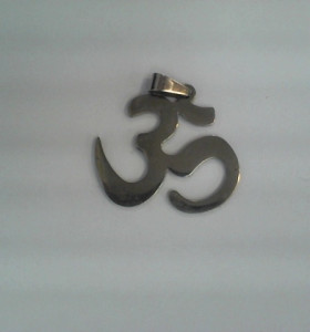 9-9-56896-1-Bisuteria Colgante acero tipo gotico 2