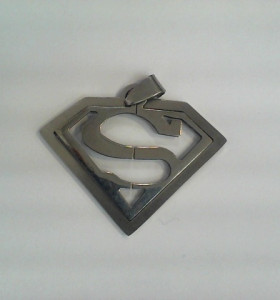 9-9-56899-1-Bisuteria Colgante superman