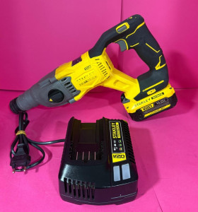 8-8-67701-1-Martillo A Bateria Percutor STANLEY FAT MAX SFMCH900