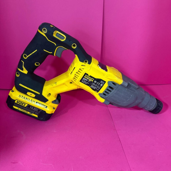 8-8-67701-3-Martillo A Bateria Percutor STANLEY FAT MAX SFMCH900