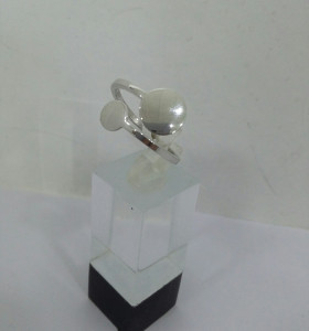 6-6-108579-1-anillo de plata 