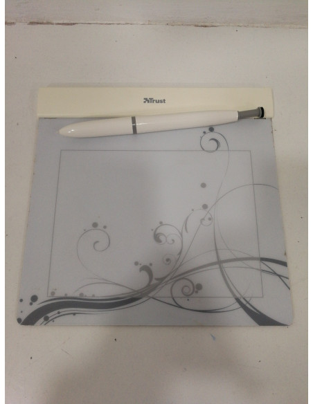 6-6-146648-1-Equipo Diseño Gráfico Trust Flex Desing Tablet