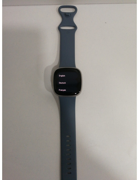 6-6-150676-1-Smartwatch Fitbit Versus 4