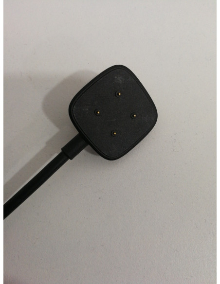 6-6-150676-3-Smartwatch Fitbit Versus 4