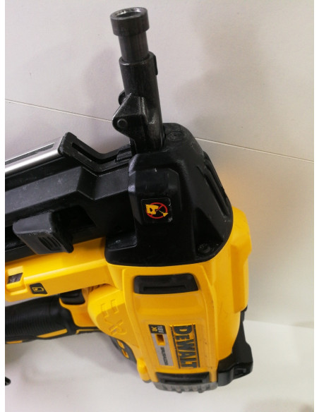 6-6-152583-2-Clavadora Eléctrica Dewalt Dcn890p2