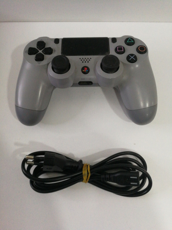 6-6-153660-2-Consola PS4 FAT 500GB