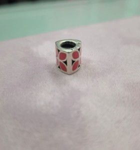 6-6-160757-1-Joyería Charm