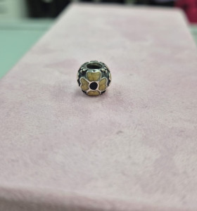 6-6-160837-1-Joyería Charm