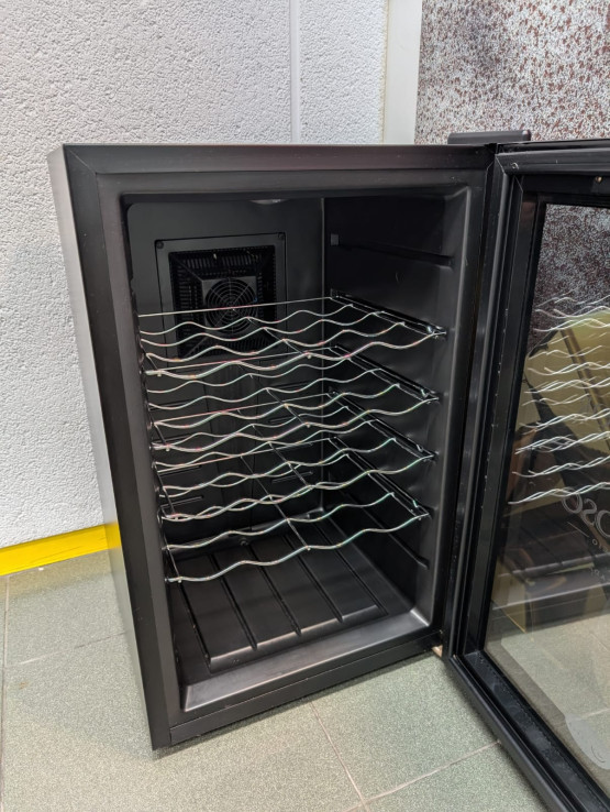 6-9-66685-3-Vinoteca Cave Vinum