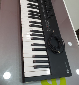 7-7-61591-1-Teclado Electrónico Novation Launchkey 61 Mk3 2