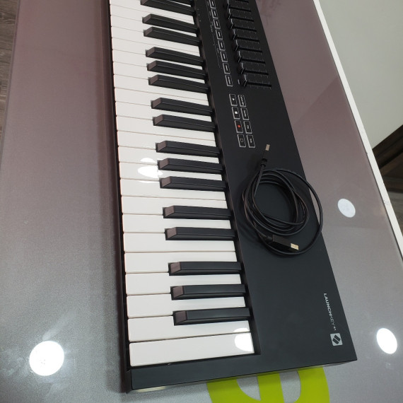 7-7-61591-2-Teclado Electrónico Novation Launchkey 61 Mk3