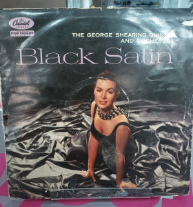 7-7-61910-1-Vinilo Black Satin 