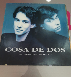 7-7-68610-1-Cosa de dos a ras del suelo