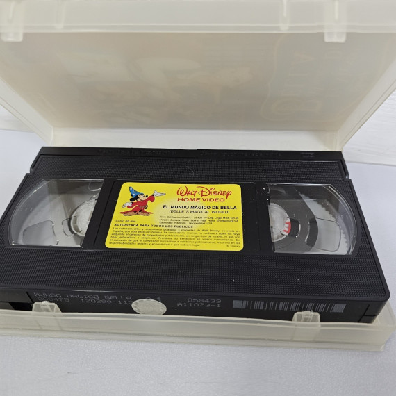 8-8-60830-2-Cine, DVD y películas Vhs El Mundo Magico de Bella 