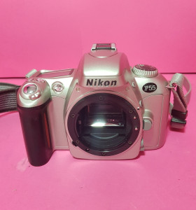 8-8-68374-1-Cámara Compacta 35mm Nikon F55 (Coleccionismo)