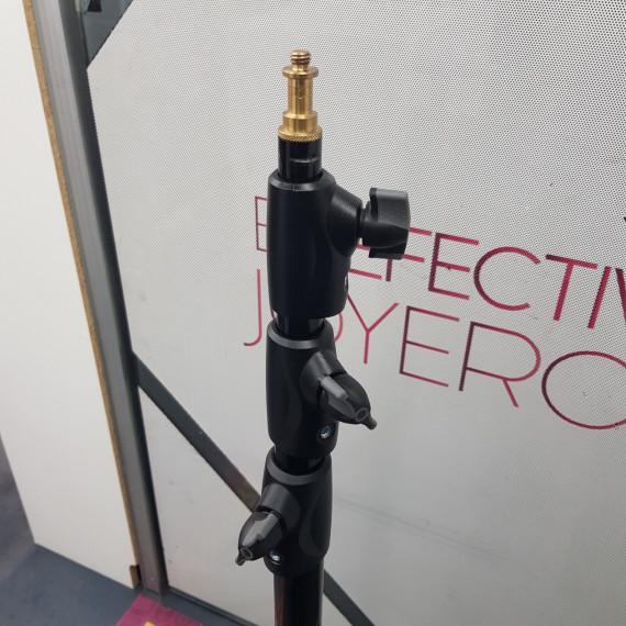 8-8-68383-3-Tripode Manfrotto 1004Bac