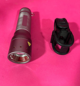 8-8-68669-1-Linterna Led Lenser B7.2