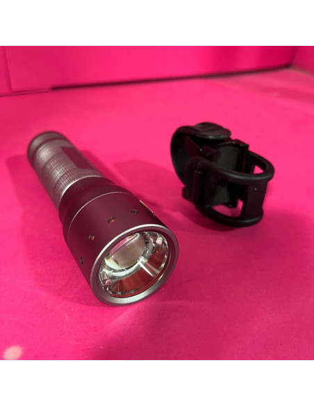 8-8-68669-2-Linterna Led Lenser B7.2