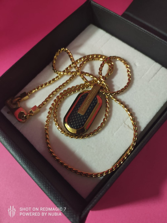 8-8-69863-2-Cadena Guess Racer Tag 