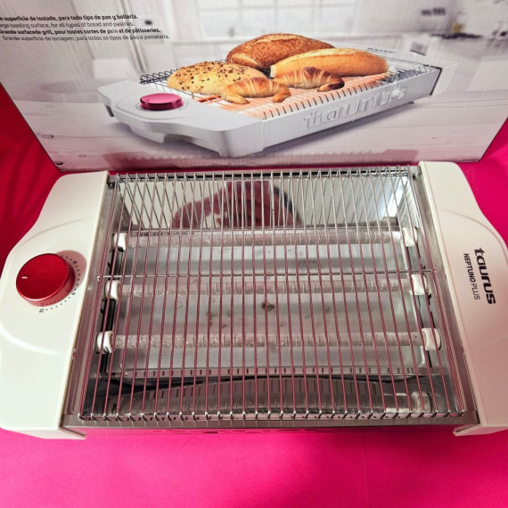 8-8-69989-7-Tostadora Taurus neptuno plus 900w