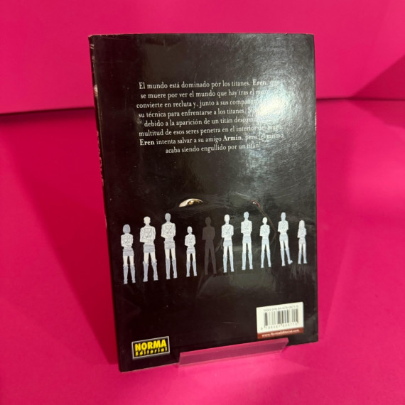 8-8-70061-2-Cómic Ataque a los Titanes 2