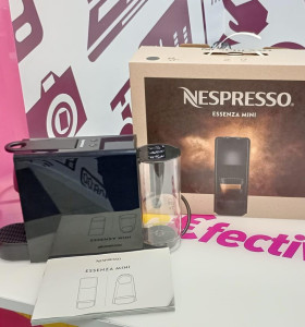 9-9-71896-4-Cafetera Capsulas Nespreso Essenza Mini C30 (sin Uso)