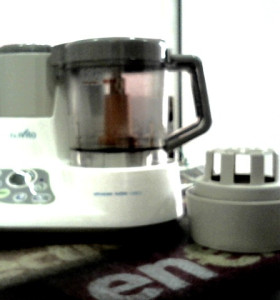 1-1-144340-1-MINI ROBOT DE COCINA Y CALIENTA BIBERONES PARA BEBES NUVITA 