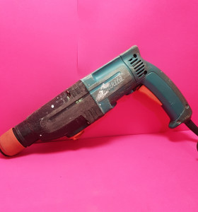 1-8-65765-1-Taladro Percutor Makita HR2410 sin garantia