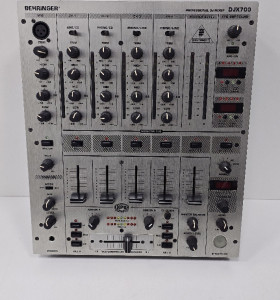 1-1-251978-1-Controlador Behringer Djx 700