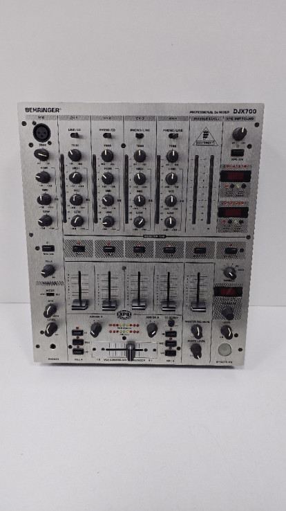 1-1-251978-1-Controlador Behringer Djx 700
