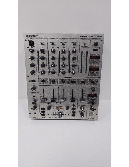 1-1-251978-1-Controlador Behringer Djx 700