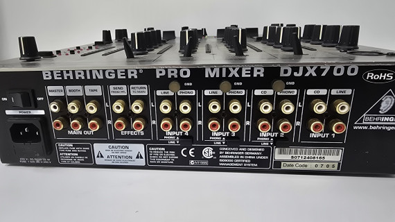 1-1-251978-2-Controlador Behringer Djx 700