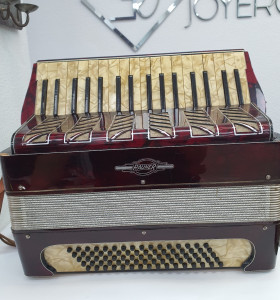 1-1-257083-1-Acordeon Rauner Roja 2
